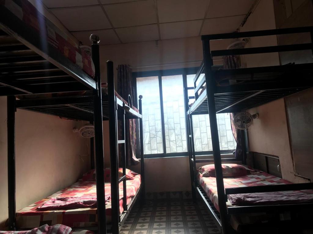 Care Dormitory ムンバイ エクステリア 写真